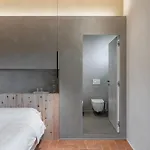 לינה וארוחת בוקר La Casa Rosa 3*