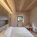 La Casa Rosa 3*